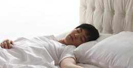 肺不好的人，晚上睡覺一般有4個表現，若一個不佔，肺或還算健康
