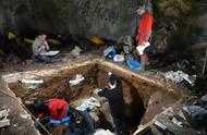 考古學家利用洞穴沉積物中的古代核DNA揭示尼安德特人的人口歷史