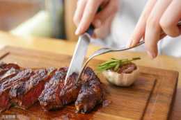 合成牛肉是非多，到底對身體有影響嗎？飲食安全受誰保護？