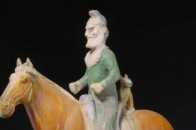 《三彩騎馬狩獵俑》唐 中國- 雕塑作品欣賞（二百九十八）