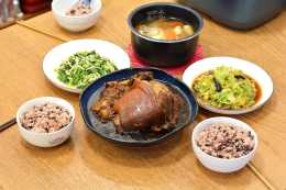 北京3口人的家常晚餐，1葷2素1湯紅豆飯，解饞省時原來有竅門