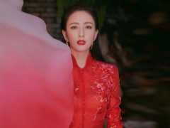 佟麗婭猶如畫中美人！一襲紅裙演繹絕美中國風，36歲這麼穿好高階