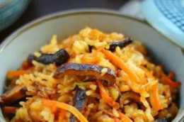米飯的這個懶人吃法，每次不吃兩碗不罷休，真香！