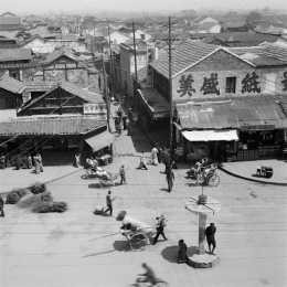 1945年的南京老照片，看看76年前的金陵，商店雲集人來人往