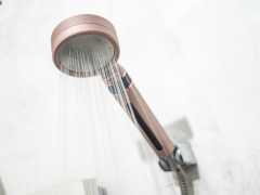 淨化水質健康洗浴，氧芬除氯增壓美膚花灑體驗