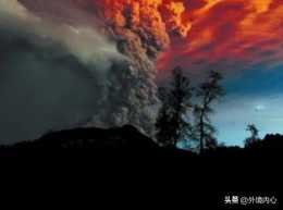 不到一個月多個火山相繼噴發，而富士山憋著壓力不噴很奇怪